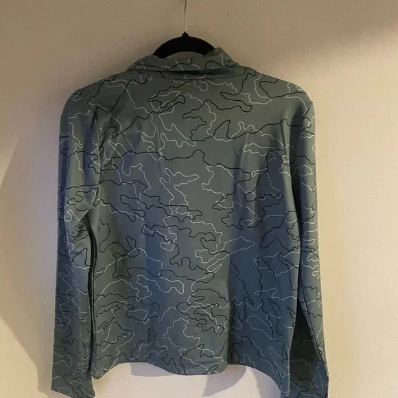 Under Armour NWT Loose Fit Funnel Neck Geometric Hiking Activewear Cold gear Sm - Picture 4 of 4